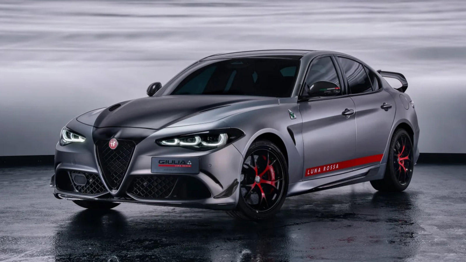 Η Alfa Romeo Giulia Quadrifoglio Luna Rossa είναι η πιο extreme Giulia 